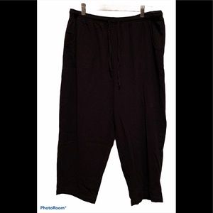 Lulu B size XL black pull on Capri pants-EUC